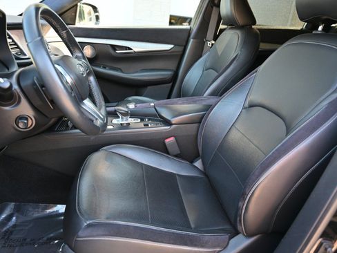 Used 2019 INFINITI QX50 Essential w/ Sensory Package AWD/4WD image 17