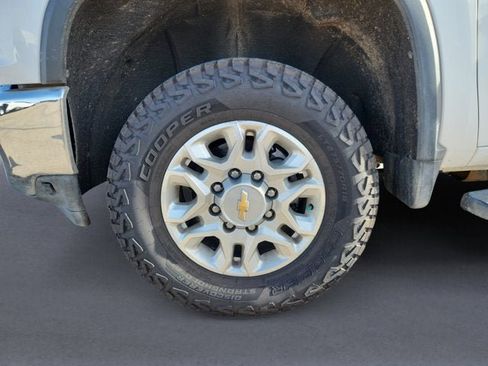 Used 2021 Chevrolet Silverado 2500 LT w/ Z71 Off-Road Package image 14