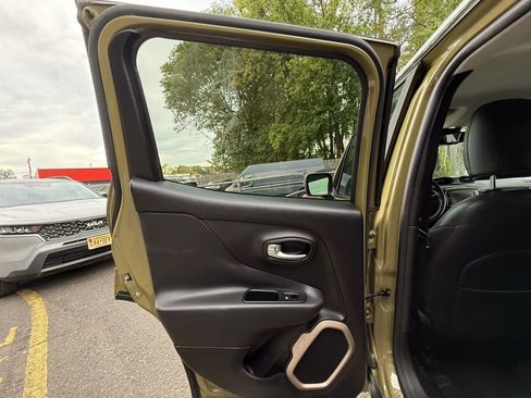 Used 2015 Jeep Renegade Limited w/ Safety & Security Group I image 14