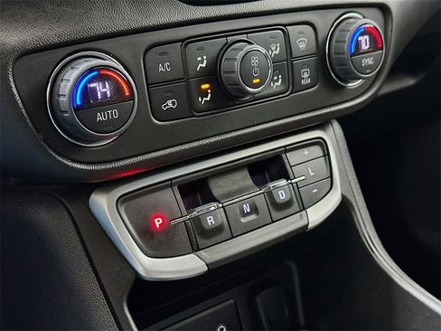 Used 2022 GMC Terrain SLE w/ Driver Convenience Package image 14