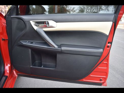 Used 2014 Lexus CT 200h image 34