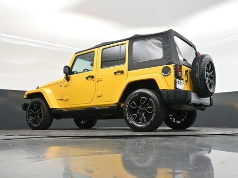 Used 2015 Jeep Wrangler Unlimited Sahara w/ Connectivity Group image 41