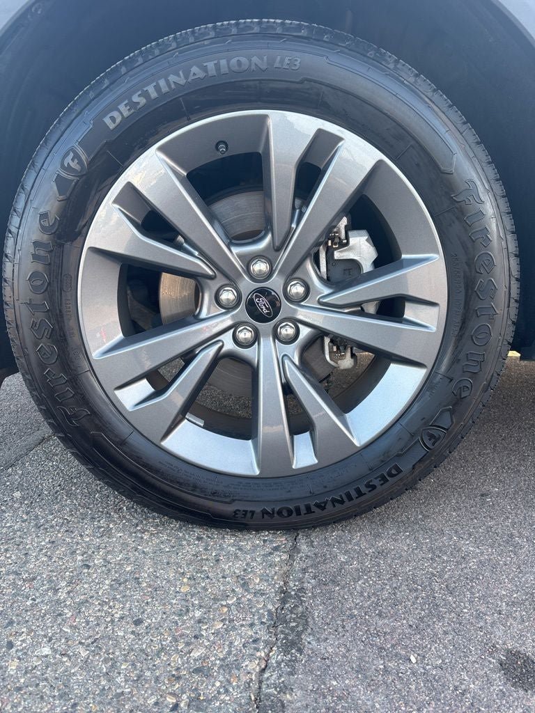 Used 2021 Ford Explorer XLT w/ Equipment Group 202A AWD/4WD image 9