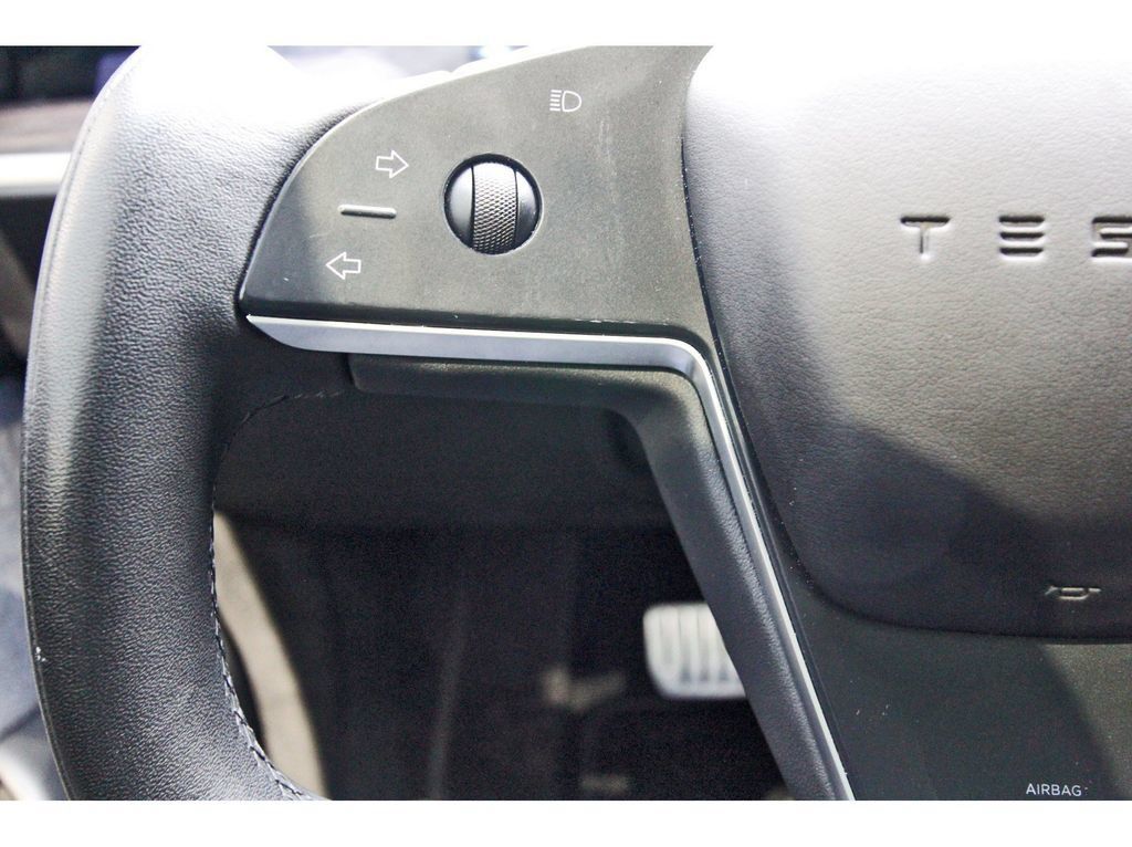 Used 2022 Tesla Model S AWD/4WD image 18