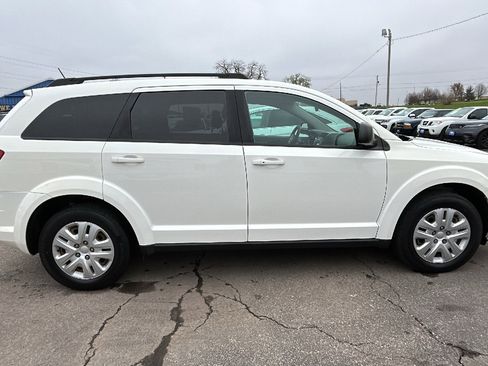 Used 2017 Dodge Journey SE w/ Flexible Seating Group image 5