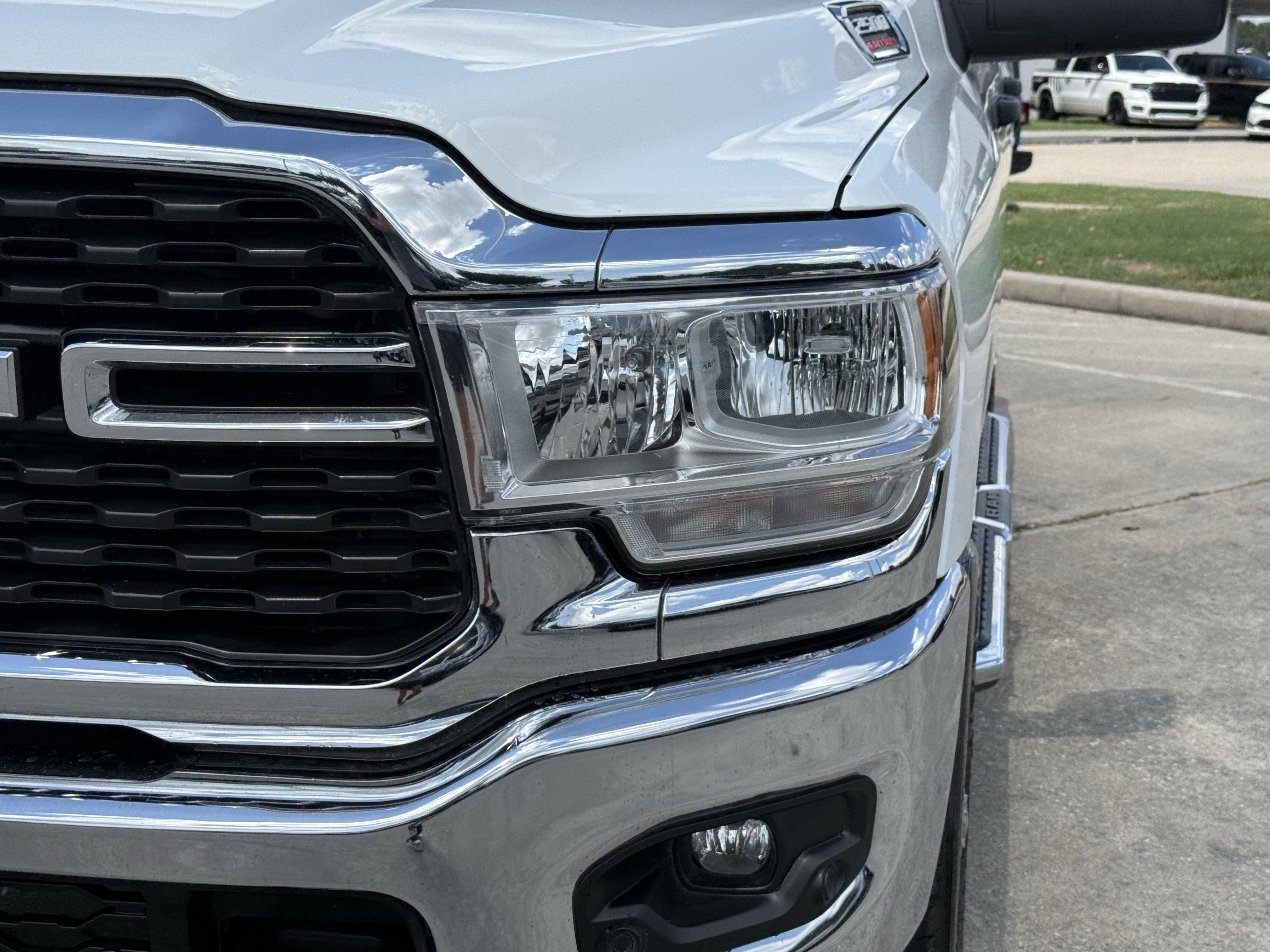 Used 2024 RAM 2500 Big Horn w/ Level 2 Equipment Group AWD/4WD image 11