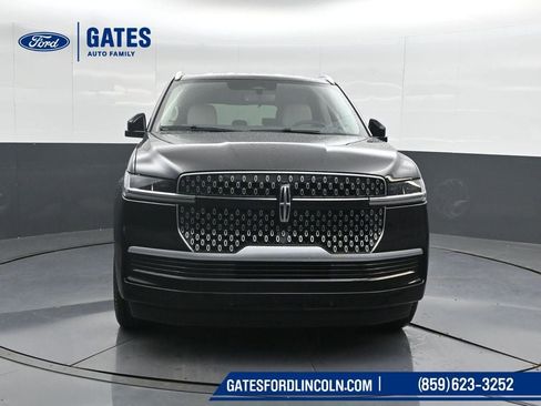 New 2026 Lincoln Navigator Premiere AWD/4WD image 5