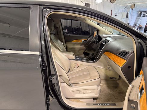 Used 2015 Lincoln MKX FWD w/ Equipment Group 101A image 13