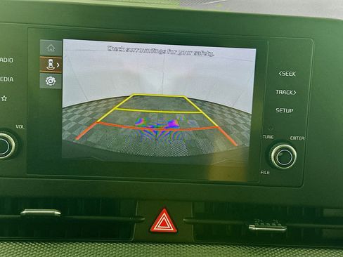 Used 2024 Kia Sportage LX image 21