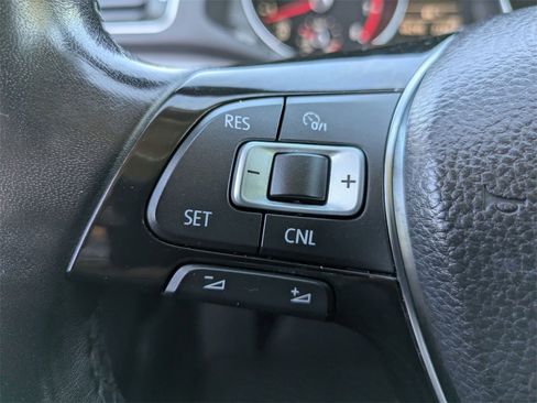 Used 2017 Volkswagen Passat 1.8T SE image 18