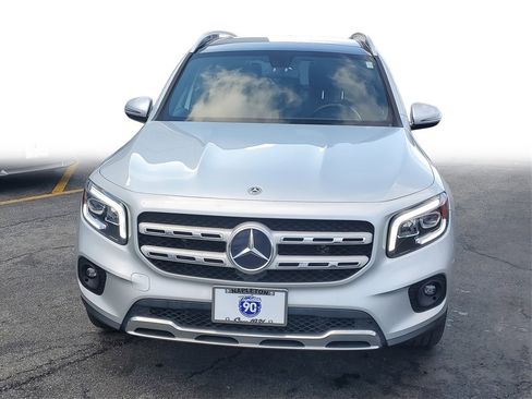 Used 2021 Mercedes-Benz GLB 250 4MATIC w/ Premium Package image 2
