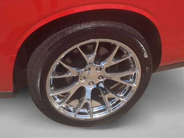 Used 2018 Dodge Challenger R/T w/ Driver Convenience Group RWD image 21