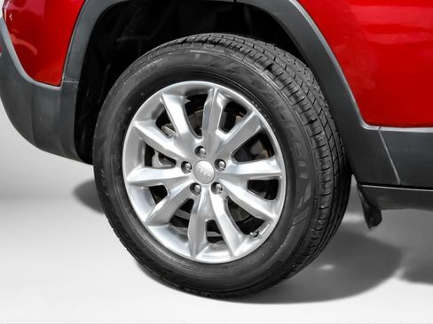 Used 2017 Jeep Cherokee Limited w/ Luxury Group AWD/4WD image 58
