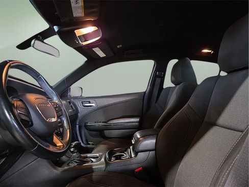 Used 2019 Dodge Charger SXT image 18