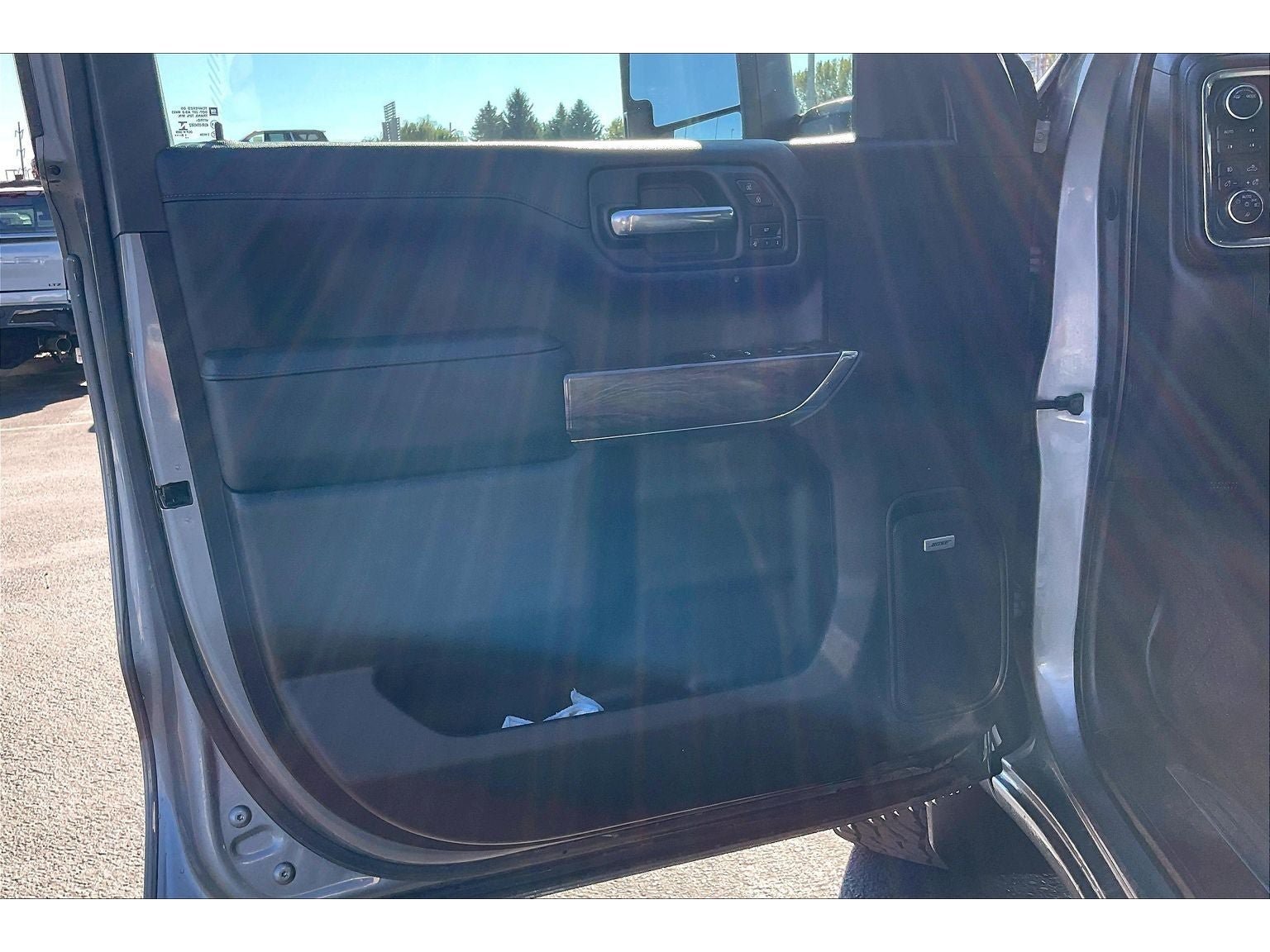Used 2020 Chevrolet Silverado 1500 LTZ w/ LTZ Plus Package AWD/4WD image 23