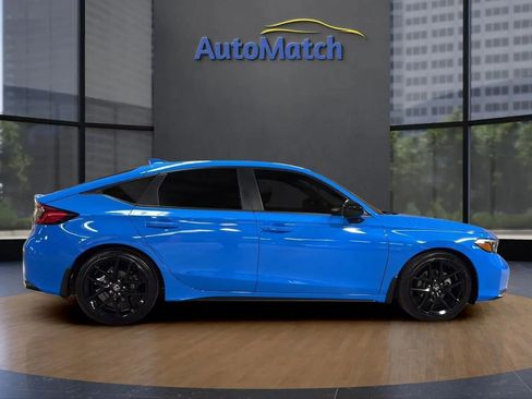 Used 2025 Honda Civic Sport image 12