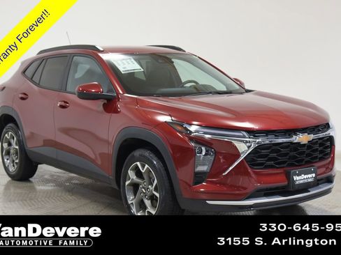 Used 2025 Chevrolet Trax LT w/ LT Convenience Package image 1