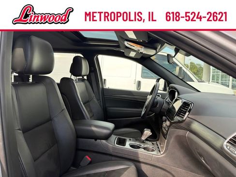 Used 2021 Jeep Grand Cherokee Laredo X AWD/4WD image 8