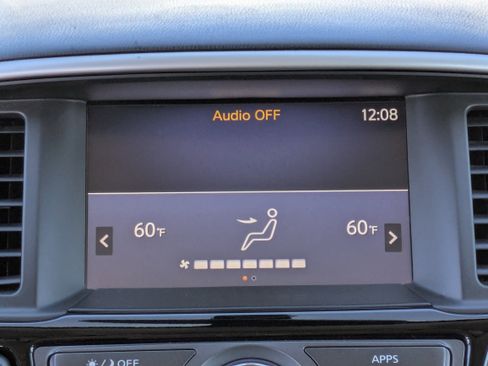 Used 2020 Nissan Pathfinder SV image 19