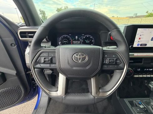 Used 2025 Toyota Tacoma TRD Off-Road AWD/4WD image 10