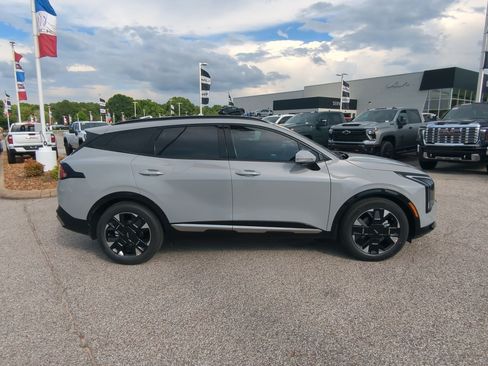 New 2026 Kia Sportage SX FWD image 9