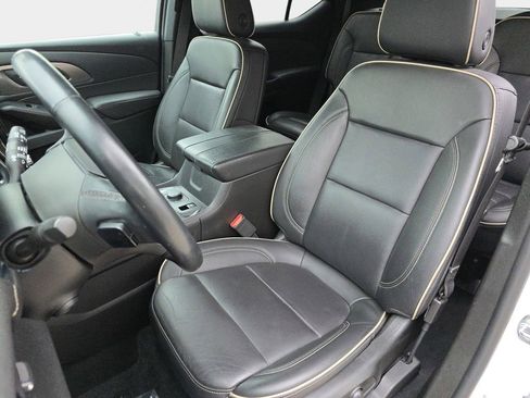 Used 2023 Chevrolet Traverse Premier w/ Redline Edition AWD/4WD image 19