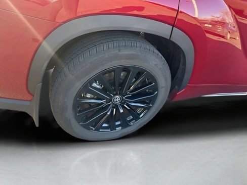 Used 2025 Toyota Highlander XSE image 13