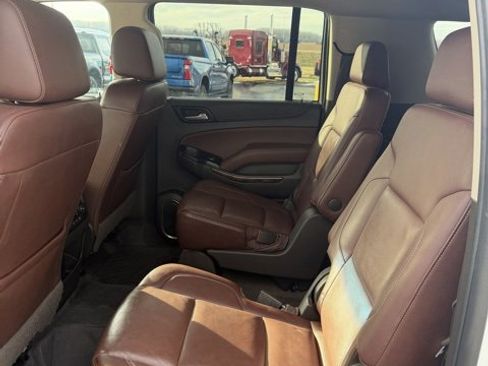 Used 2019 Chevrolet Suburban Premier image 15