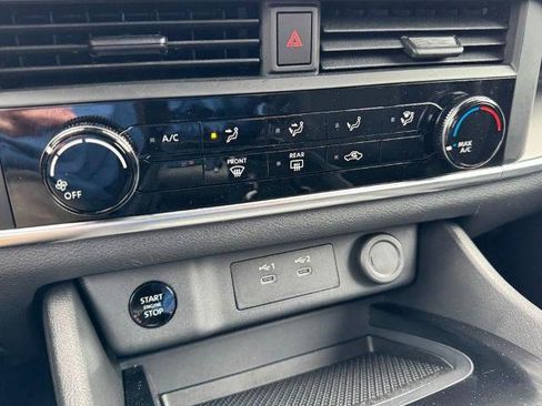Certified 2025 Nissan Rogue S AWD/4WD image 18