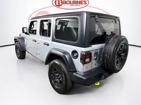 Used 2022 Jeep Wrangler Unlimited Sport AWD/4WD image 6