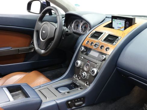 Used 2014 Aston Martin V8 Vantage Roadster image 71