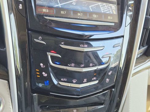 Used 2020 Cadillac Escalade Luxury w/ LPO, Radiant Package AWD/4WD image 31