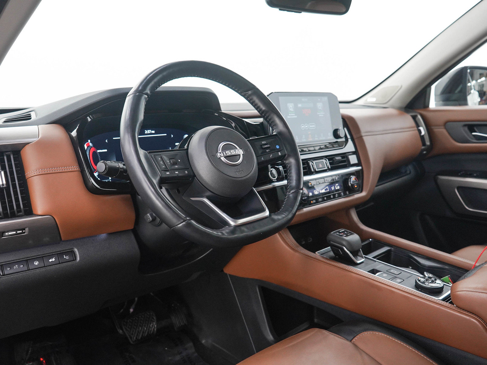 Used 2024 Nissan Pathfinder Platinum AWD/4WD image 25
