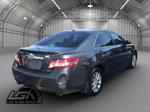 Used 2010 Toyota Camry XLE FWD image 7