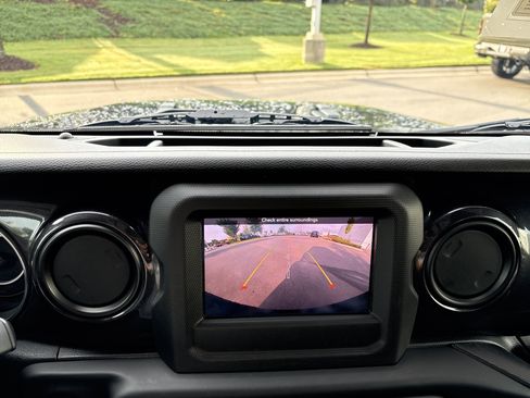 Used 2021 Jeep Wrangler Unlimited Sport AWD/4WD image 29