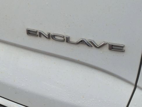 Used 2019 Buick Enclave Essence image 12