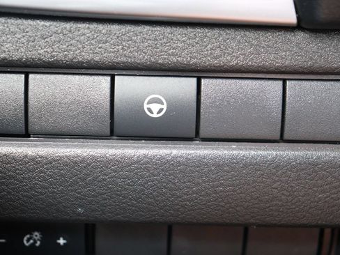 Used 2021 Nissan Rogue SV FWD image 24