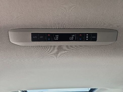 Used 2024 Toyota Sienna XLE AWD/4WD image 31