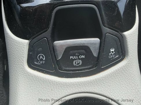 Used 2018 Jeep Compass Limited AWD/4WD image 27