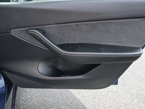 Used 2022 Tesla Model Y Performance image 27