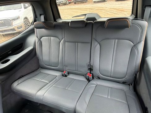 Certified 2022 Jeep Grand Wagoneer Series II image 26