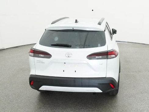 New 2026 Toyota Corolla Cross LE w/ Moonroof Package FWD image 7