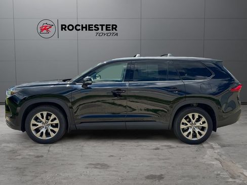Certified 2024 Toyota Grand Highlander AWD image 2