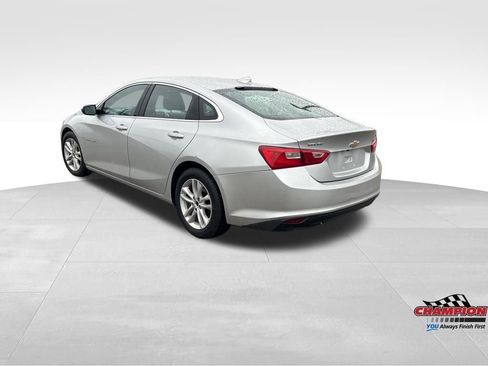 Used 2018 Chevrolet Malibu LT image 3