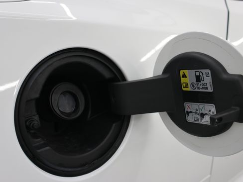 Used 2018 Chevrolet Camaro ZL1 RWD image 27