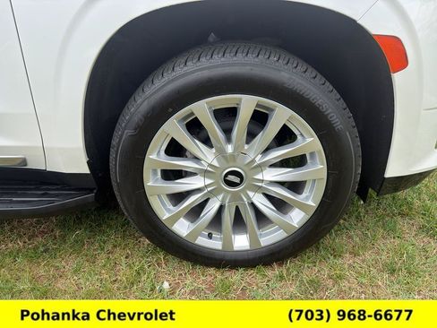 Used 2023 Cadillac Escalade ESV Luxury AWD/4WD image 28