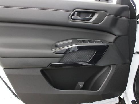 New 2026 Nissan Pathfinder SV FWD image 15