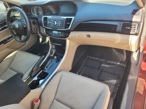 Used 2017 Honda Accord LX image 15