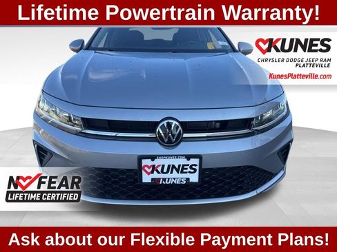 Used 2025 Volkswagen Jetta SE w/ Sunroof Package image 11