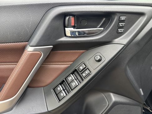 Used 2018 Subaru Forester 2.5i Touring w/ Popular Package #3B AWD/4WD image 9